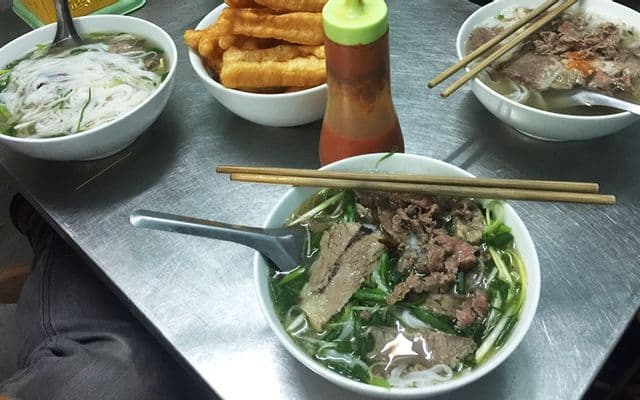 Hình ảnh Phở Quỳnh Tái Chín -  Nạm Gầu & Sốt Vang - Hàng Chiếu