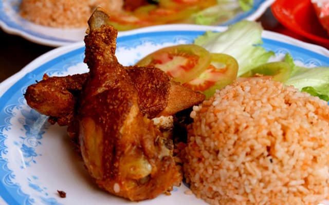 Hình ảnh  Cơm Gà Xối Mỡ Quang Tâm - Đỗ Thị Lời