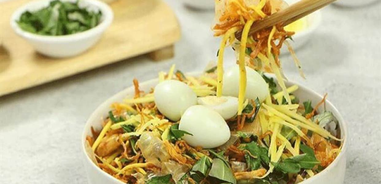 Hình ảnh Chị Hà - Bánh Tráng Trộn & Bánh Mì Nướng Muối Ớt - Phan Huy Ích