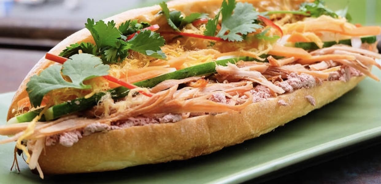 Hình ảnh Pomi - Bánh Mì Thịt Xiên & Bơ Mật Ong - Vĩnh Hưng
