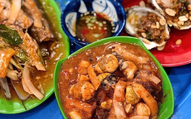 Hình ảnh Tuyến Ốc - Ốc & Cút Lộn Xào Me - Hào Nam