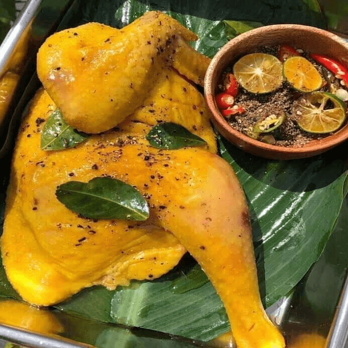 Hình ảnh Gà Ủ Muối Nam Mađam - Lý Chiêu Hoàng
