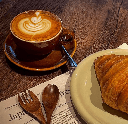 Hình ảnh Crumbs Coffee And Cakes - Nguyễn Văn Cừ