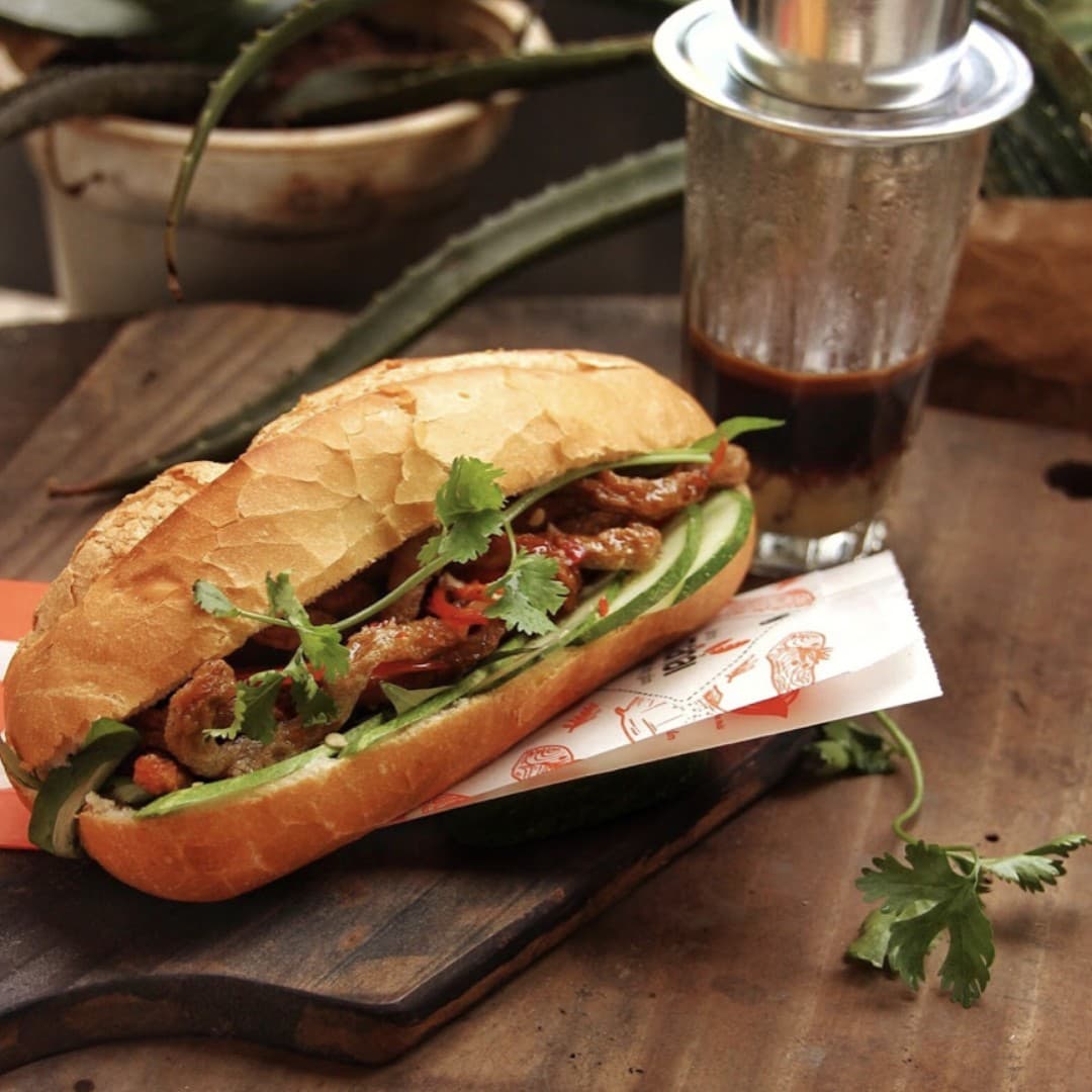 Hình ảnh Bánh Mì 5 Châu & Tiệm Cà Phê Trà Sữa Chị Em - Tây Hòa