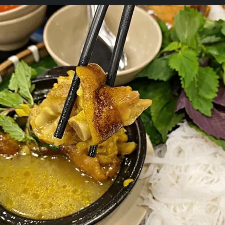 Hình ảnh Giò Heo & Gà Ta Giả Cầy Út Trịnh - Liên Khu 5-6