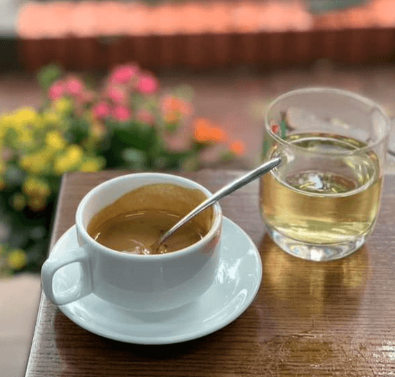 Hình ảnh Coffee Căn Cứ - Trần Cung
