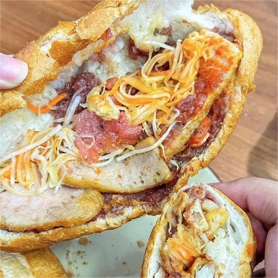 Hình ảnh Bánh Mì Đất Cảng - Phú Đô