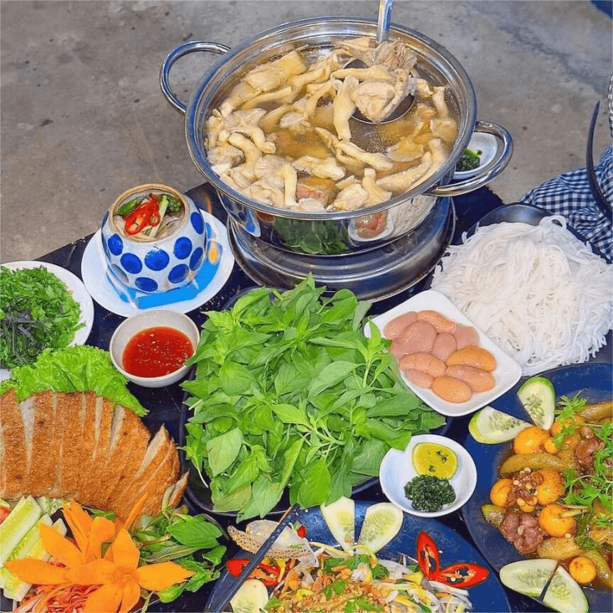Hình ảnh Lẩu Gà Lá É Mạch Gia - Lê Văn Khương