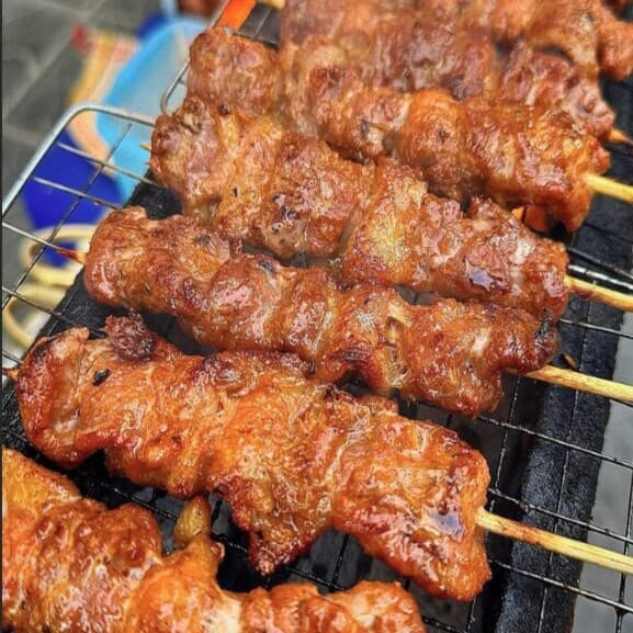 Hình ảnh Thịt Xiên Nướng - Bánh Giò Nóng - Tập Thể 918