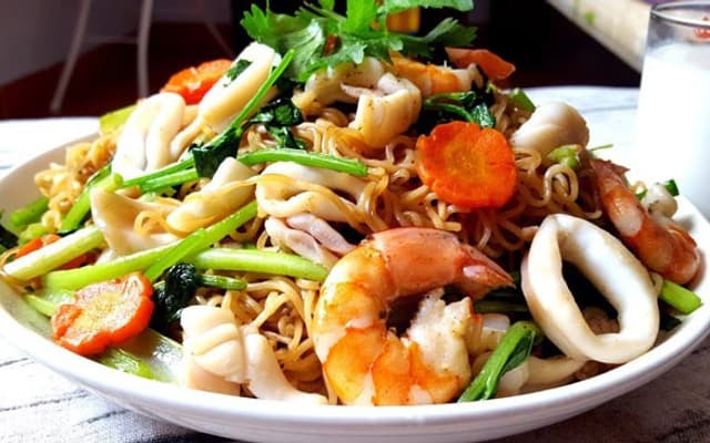 Hình ảnh Quốc Ký - Cơm Gà Xối Mỡ & Hủ Tiếu Xào - Nguyễn Triệu Luật