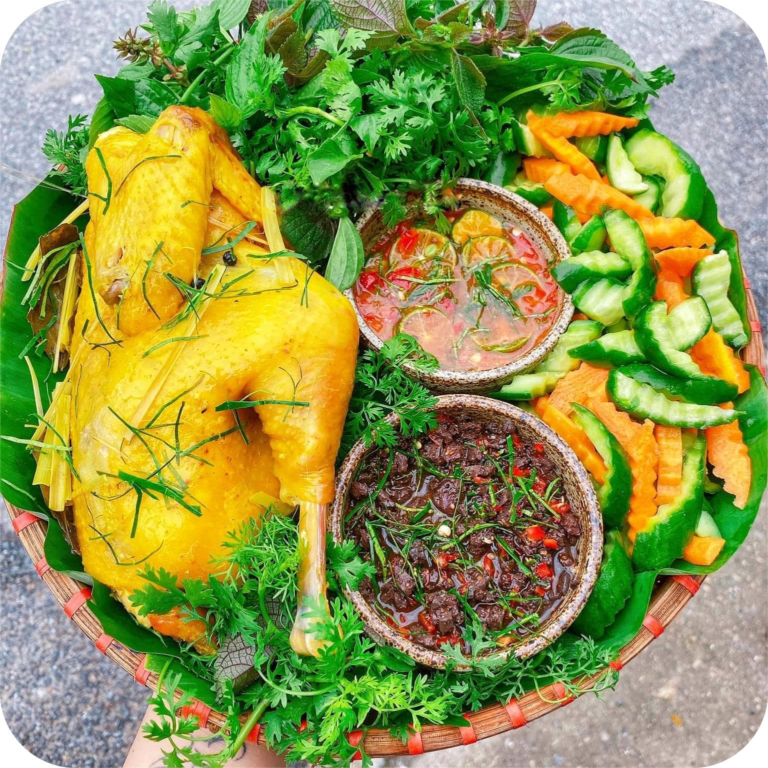 Hình ảnh Gà Ủ Muối, Gà Luộc & Mì Trộn - Cầu Diễn