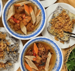 Hình ảnh Bánh Cuốn Nóng & Mì Gà Tần Gia Truyền - 54 Trần Quang Diệu