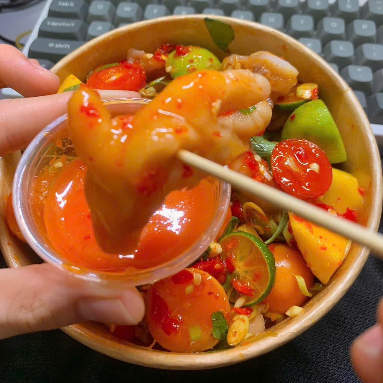 Hình ảnh Chân Gà Sốt Thái Mập Ú - Lê Văn Việt