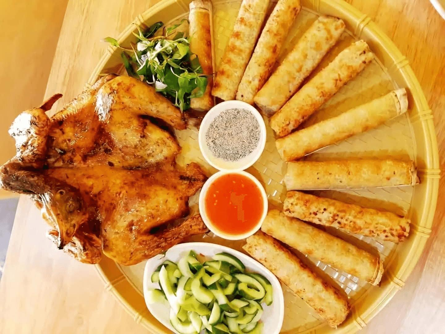 Hình ảnh  Gà Nướng Dì Ba - Cơm Lam & Bánh Bao - Đình Phong Phú