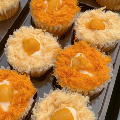 Hình ảnh Lệ Khuyên Bakery - Bông Lan Trứng Muối - Hồng Sến