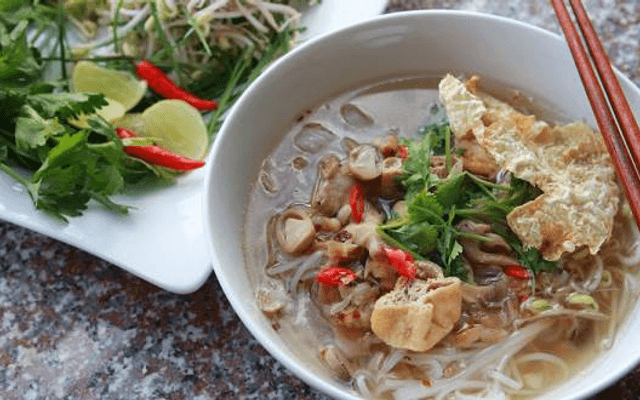 Hình ảnh Hủ Tiếu Chay & Chè Thập Cẩm - Trần Xuân Soạn