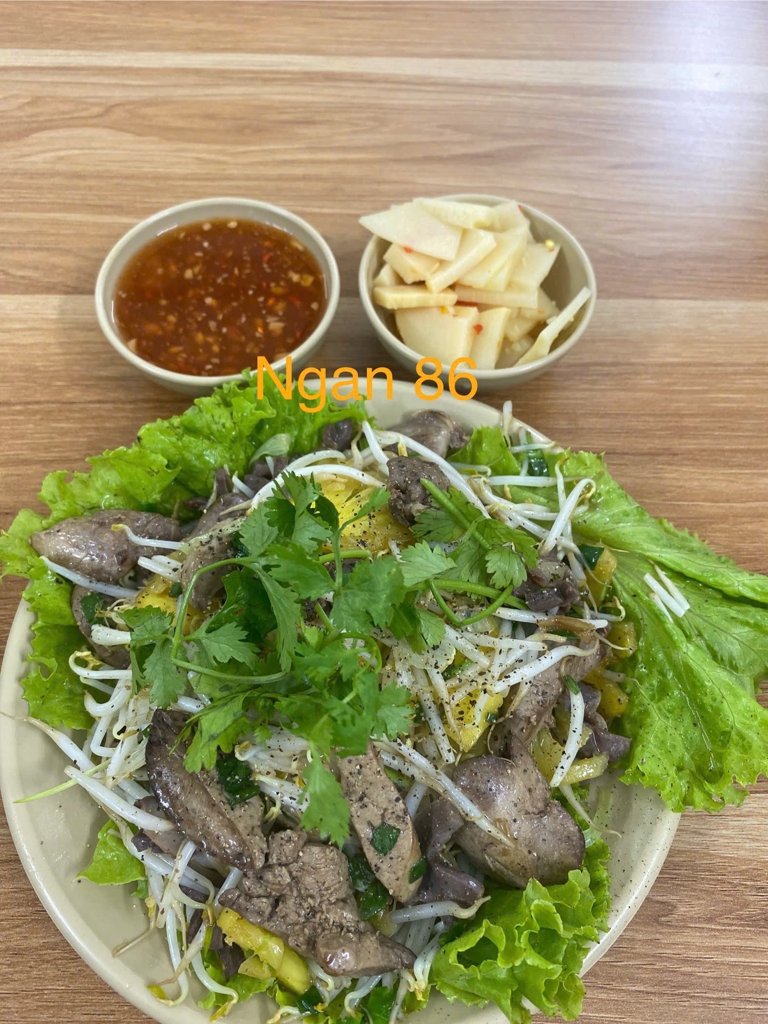 Hình ảnh Lòng mề xào dứa giá