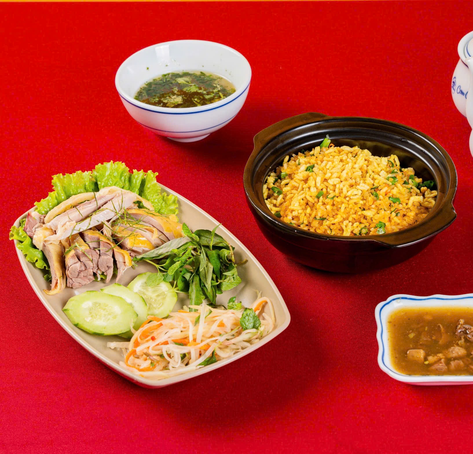 Hình ảnh Cơm đảo gà đùi xé