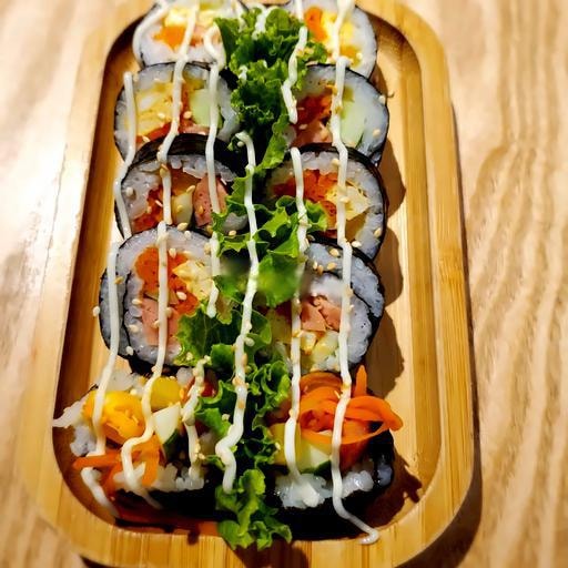 Hình ảnh Kimbap sốt mayo