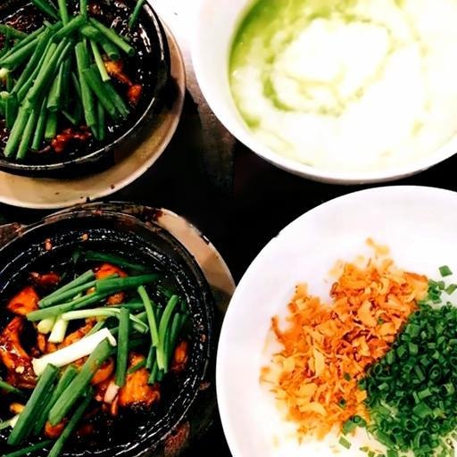 Hình ảnh Cháo hương tỏi - Ếch kho Singapore tiêu xanh 1 con