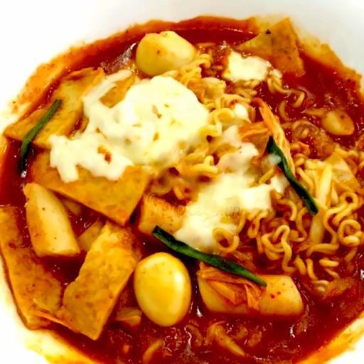 Hình ảnh Tokbokki ramen phô mai