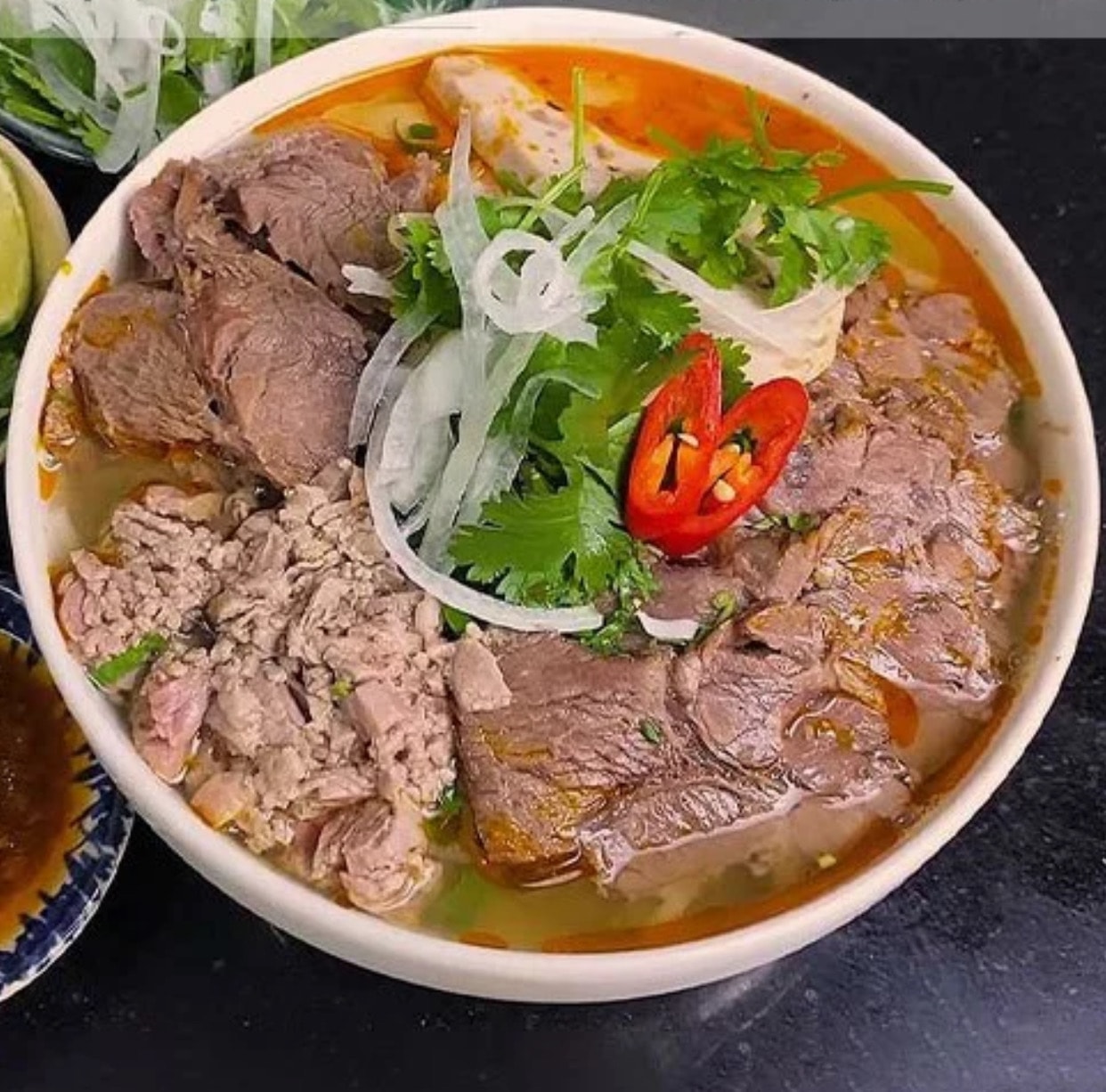 Hình ảnh Bún bò tái