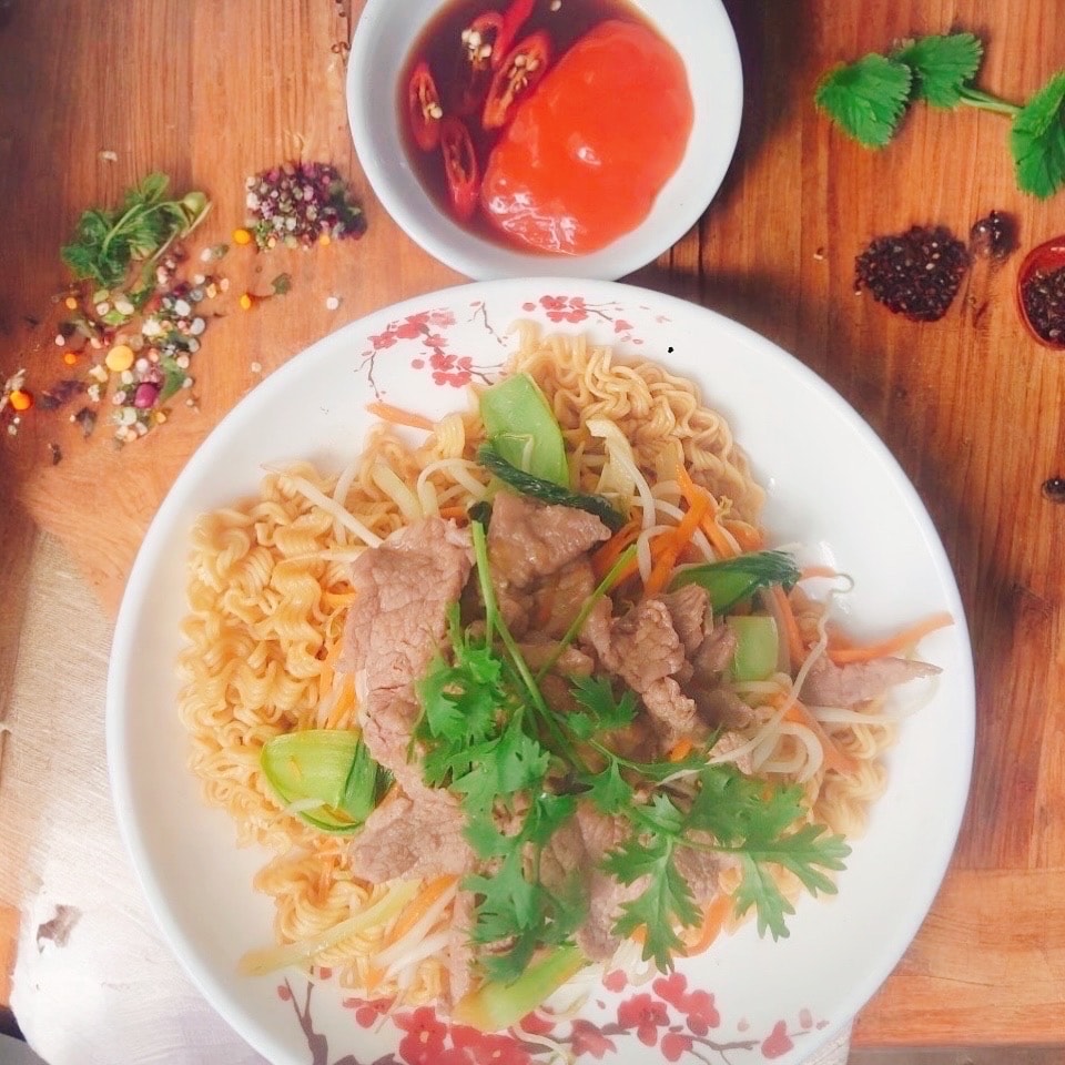 Hình ảnh Mì Xào Bò + Sữa Đậu Nành Lớn