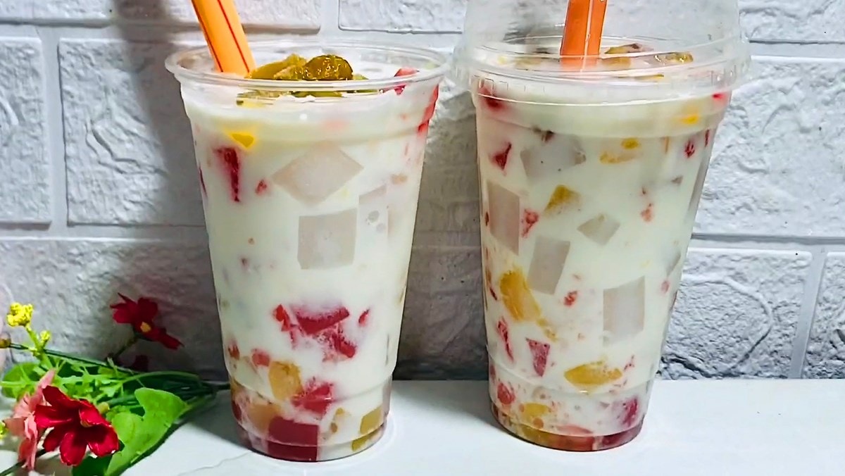 Hình ảnh sữa chua đánh đá thêm thạch 