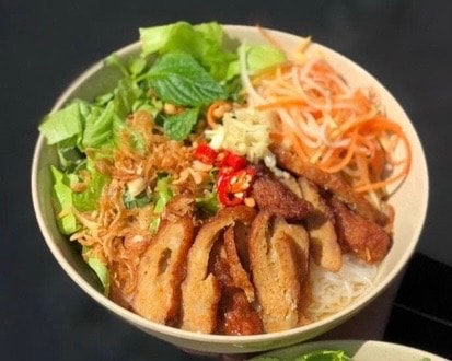 Hình ảnh PHỞ TRỘN NEM NƯỚNG NHA TRANG