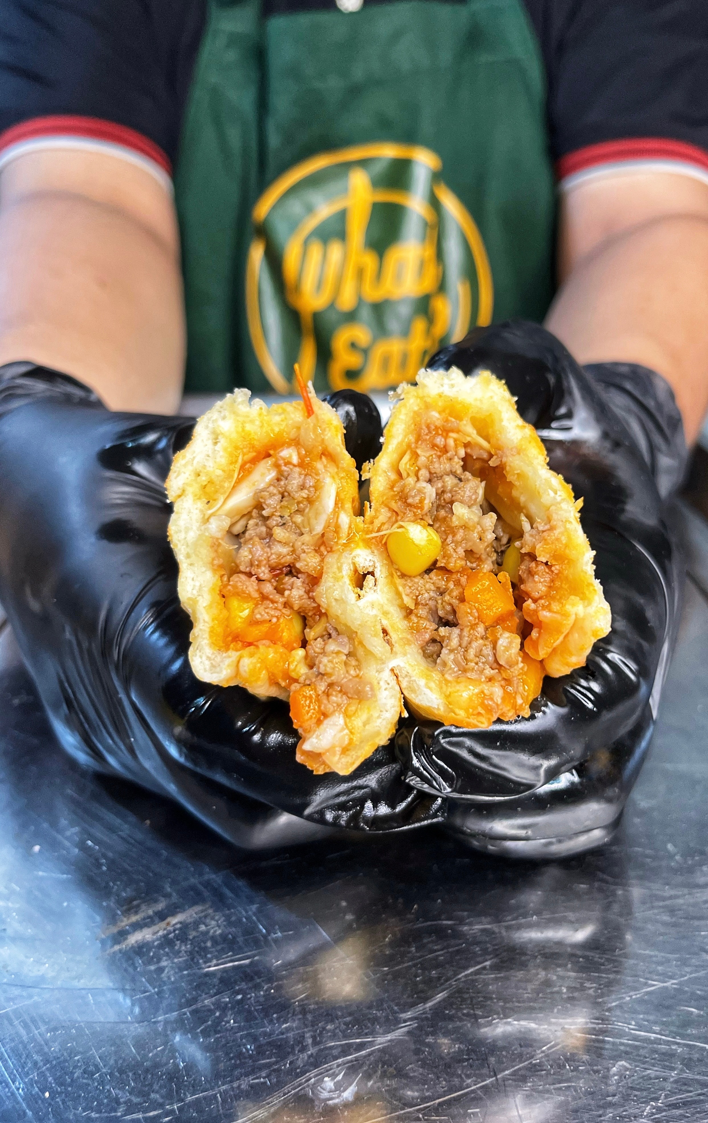 Hình ảnh Bánh mì bò bằm sốt cà chua