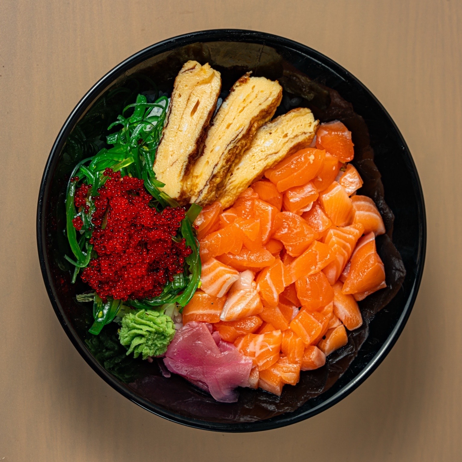 Hình ảnh Cơm cá hồi sashimi size S