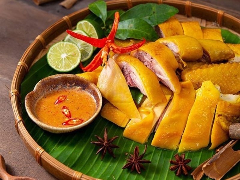 Hình ảnh GIẢM 30K _NỬA CON GÀ Ủ MUỐI - nước chấm đặc biệt kèm rau 