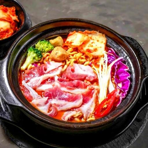 Hình ảnh Mì Lẩu thái sườn sụn