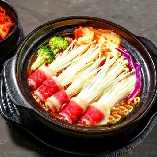Hình ảnh Mì Lẩu thái bò Mỹ cuộn nấm