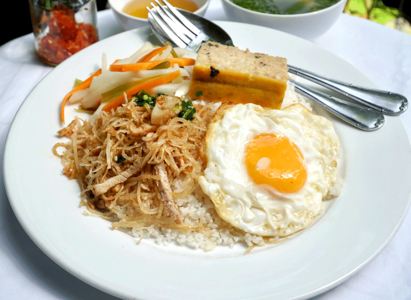 Hình ảnh cơm bì trứng