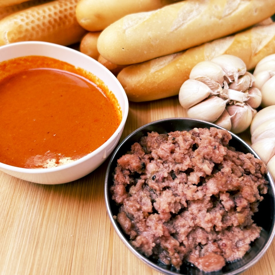 Hình ảnh Combo (Pate +Vỏ Bánh) 10 vỏ bánh mì hải phòng và 500gr pate cột đèn