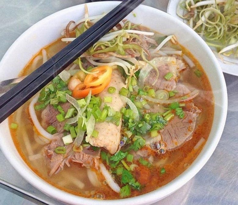 Hình ảnh Bún bò tái nạm