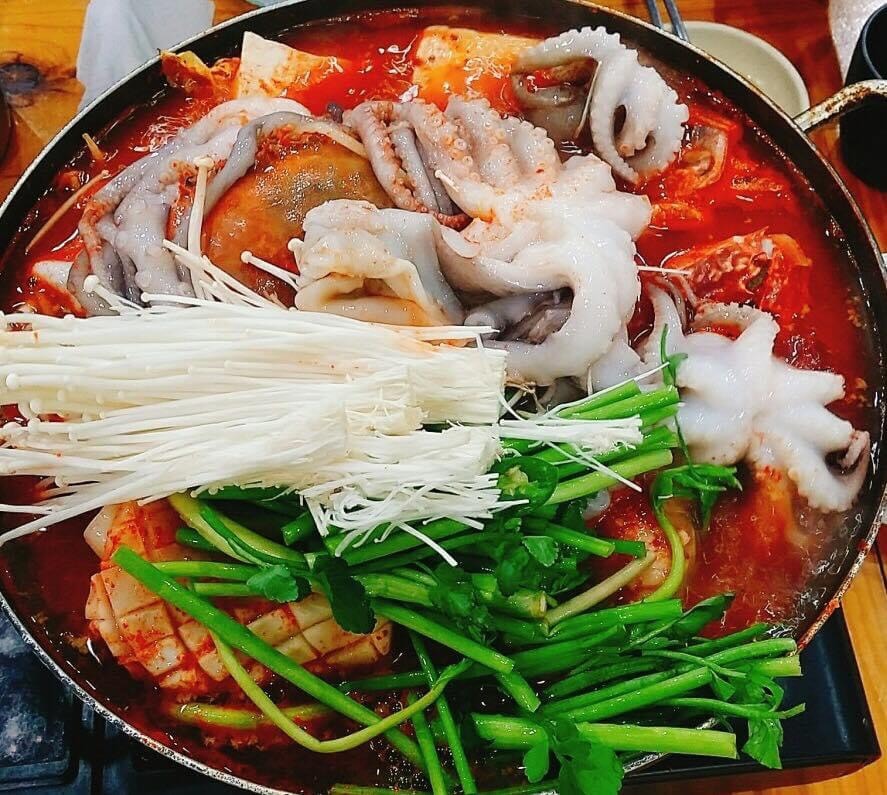 Hình ảnh Lẩu hải sản Hàn quốc