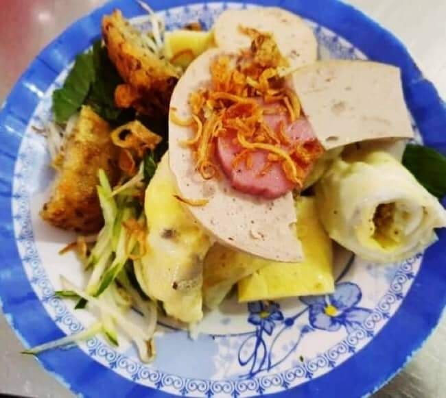 Hình ảnh Bánh cuốn Đặc Biệt 2 trứng cuộn tôm thịt nấm