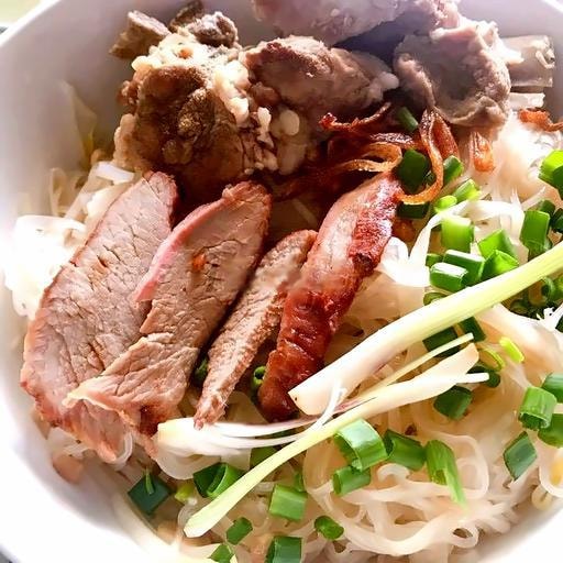 Hình ảnh Phở trộn cốt lết