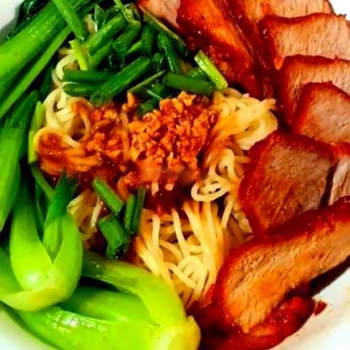 Hình ảnh Mì xào thịt heo xá xíu