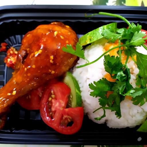 Hình ảnh Cơm Nóng Gà Sốt Chua Ngọt