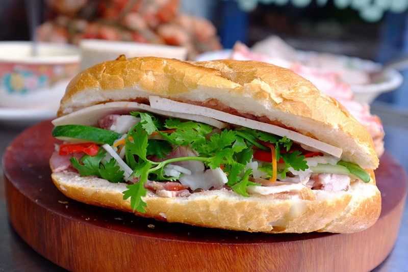 Hình ảnh Bánh Mì Chả Lụa