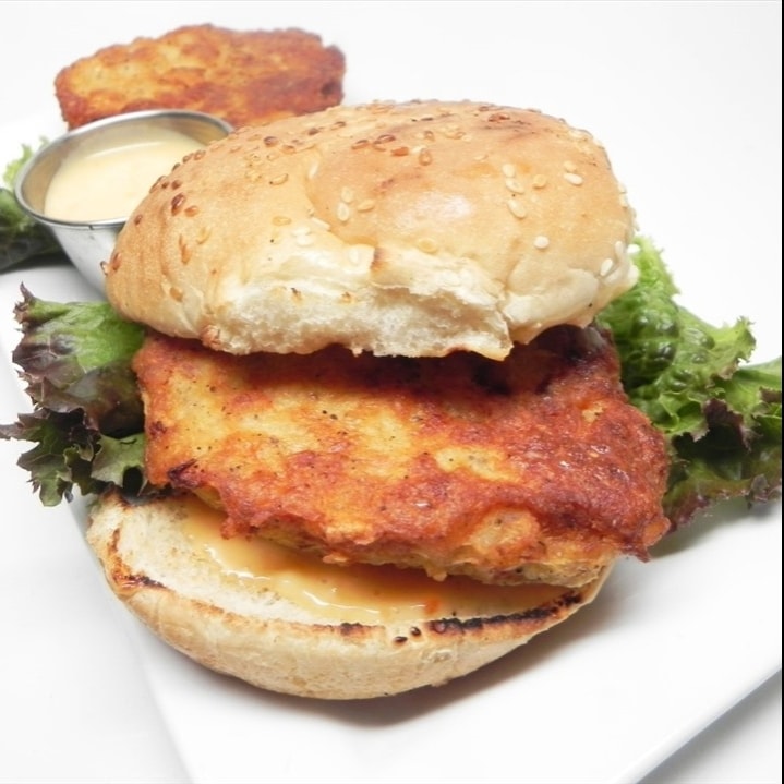 Hình ảnh Burger Tôm Gà Giòn 