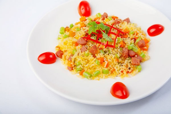 Hình ảnh Cơm chiên dương + châu thập cẩm xào cải