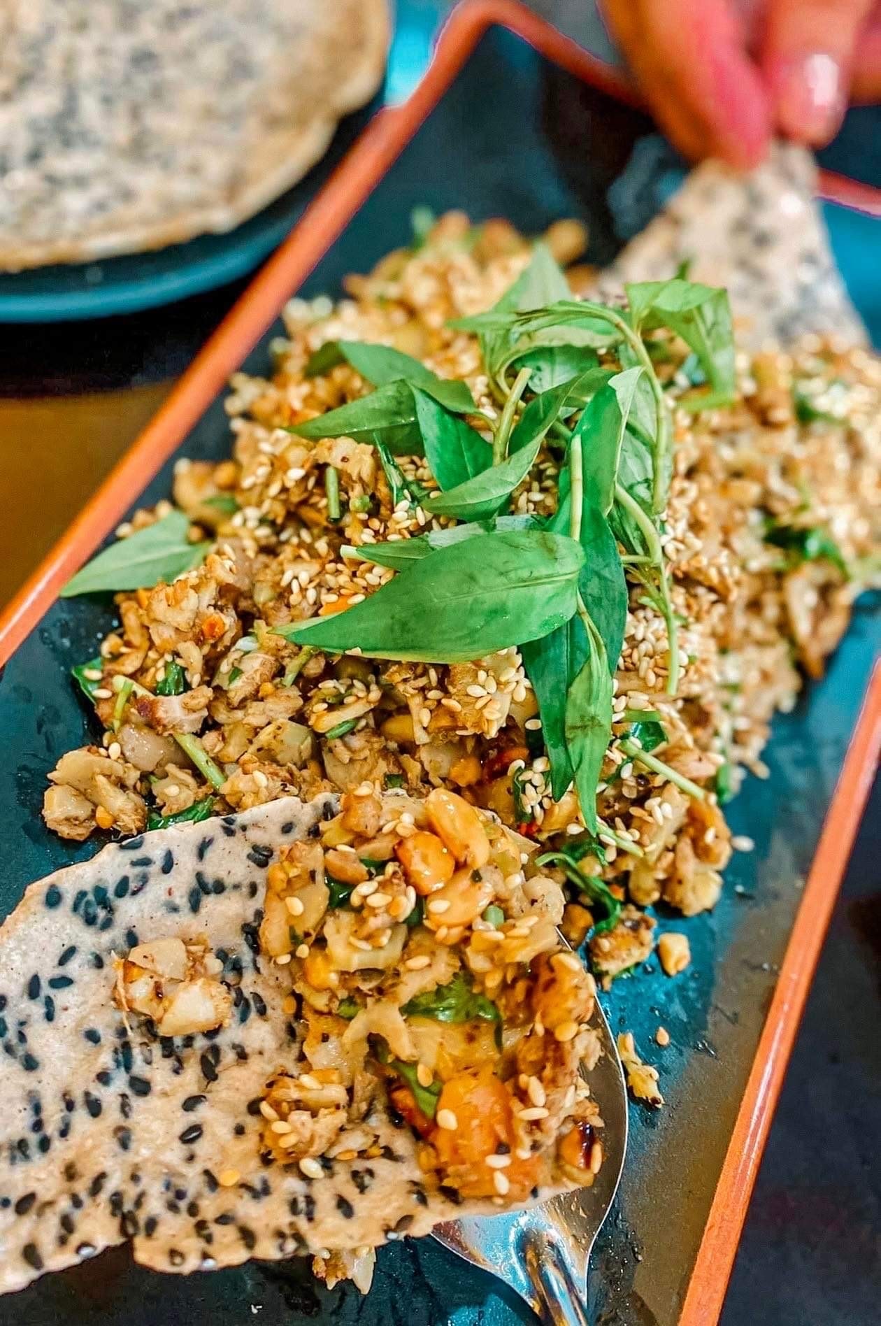 Hình ảnh VẢ TRỘN TÔM THỊT