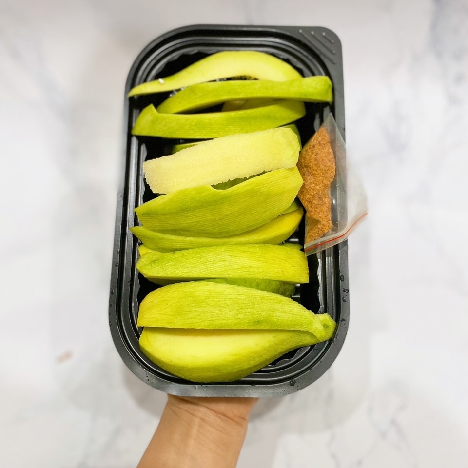 Hình ảnh Khay xoài kèm muối chấm