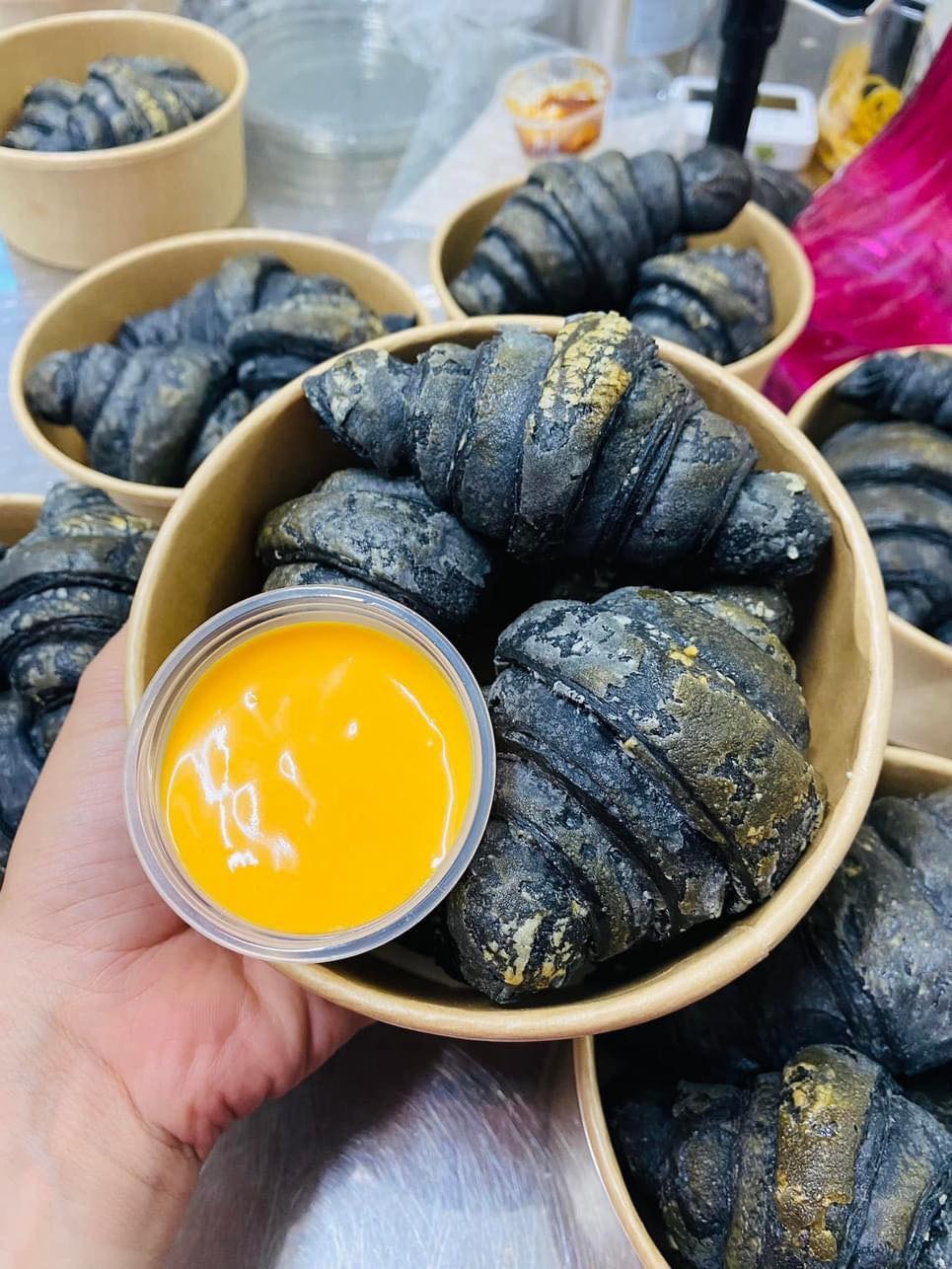 Hình ảnh sừng trâu than tre sốt trứng  muối (5cai)