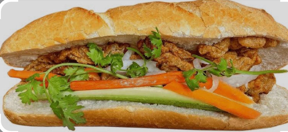 Hình ảnh bánh mì chả cá thu thêm trứng 