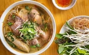 Hình ảnh bún bò bắp chả